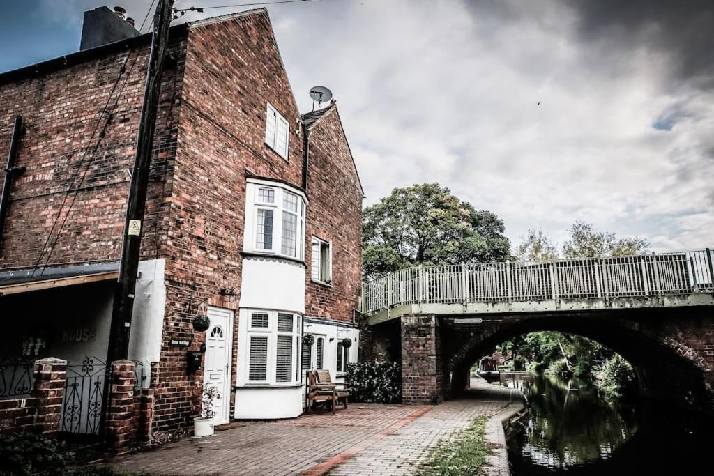 Hidden Gem Canal Facing Retreat With Lovely Walks Hopwas Esterno foto