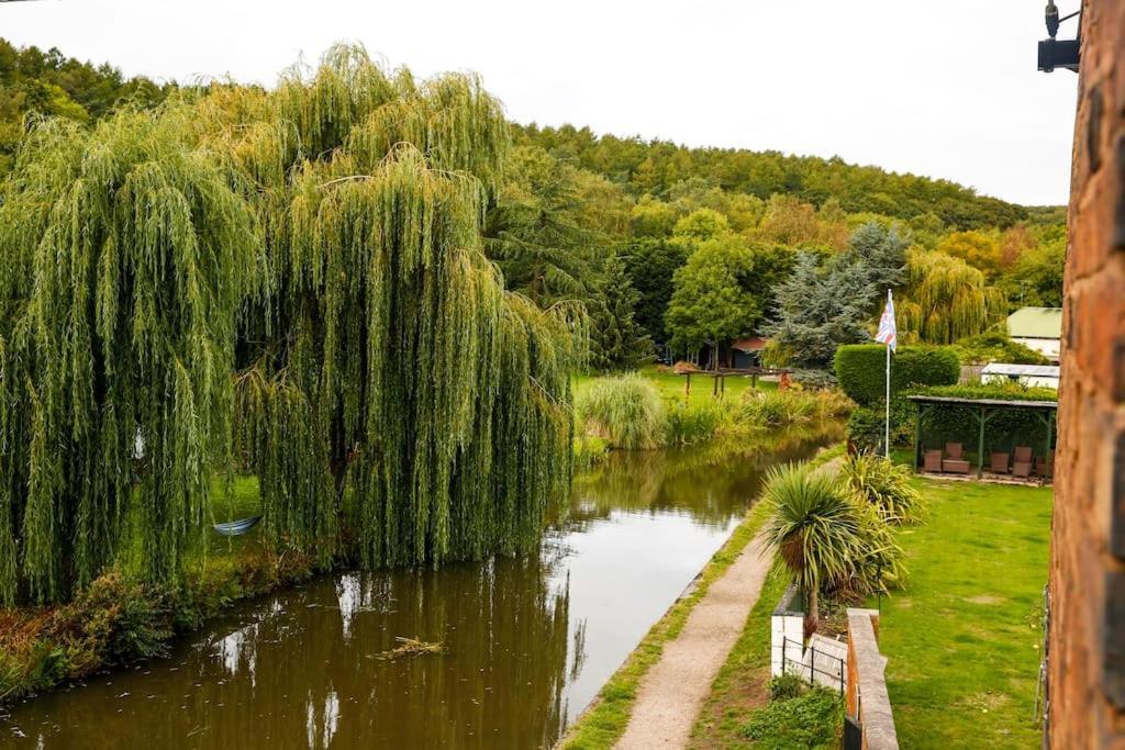 Hidden Gem Canal Facing Retreat With Lovely Walks Hopwas Esterno foto