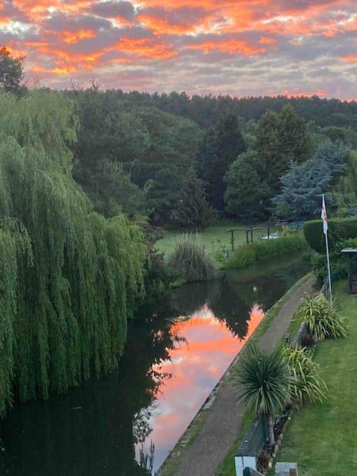 Hidden Gem Canal Facing Retreat With Lovely Walks Hopwas Esterno foto